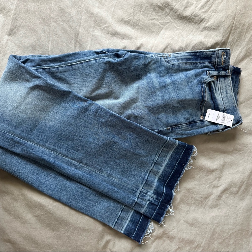 Mid Rise '90s Loose Jeans